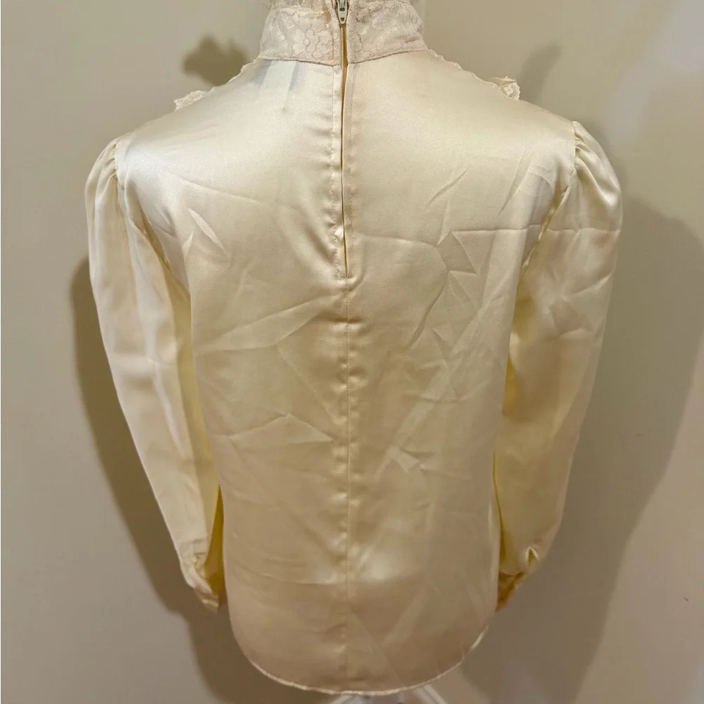 Vintage 80s Satin Lace-Trimmed Women's Blouse - Picture 6 of 10